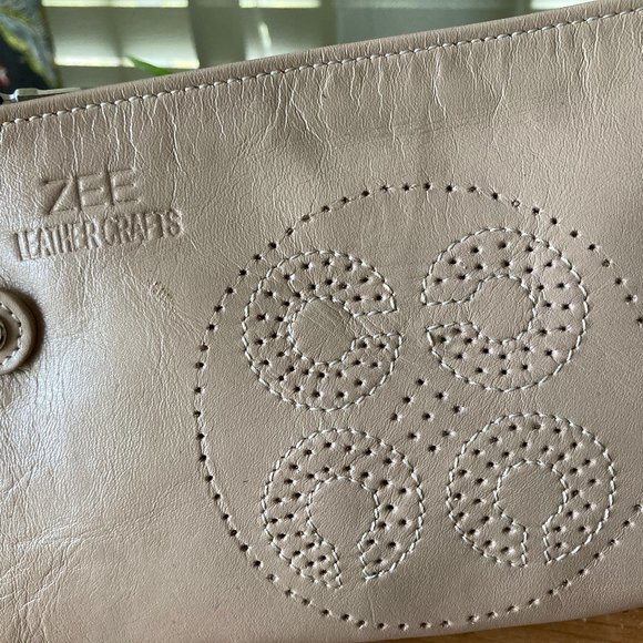 Zee Leather Crafts Tan Leather Wristlet Handbag - Picture 2 of 4